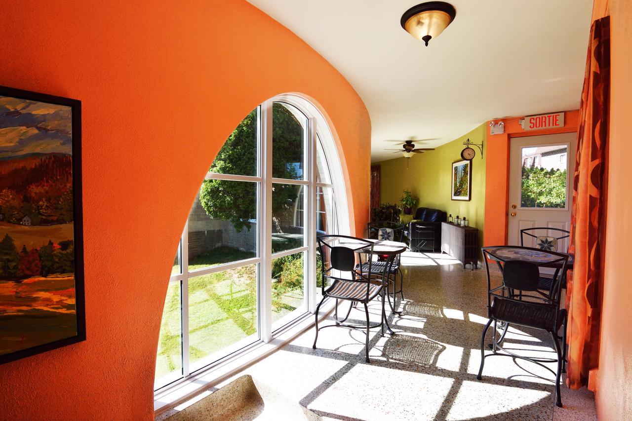 Auberge le St-Georges Chicoutimi Exterior foto