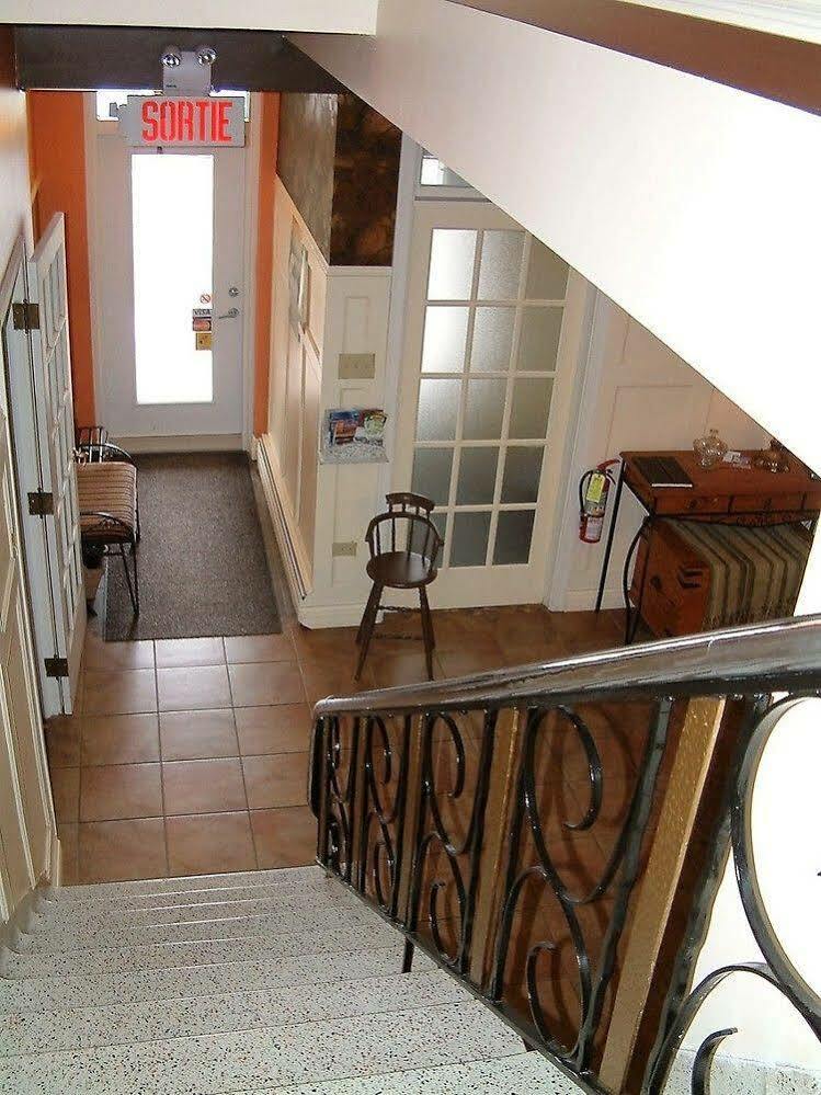 Auberge le St-Georges Chicoutimi Exterior foto